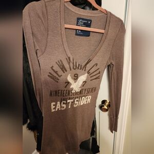 American Eagle Outfitters Brown Graphic Long Sleeve Tee